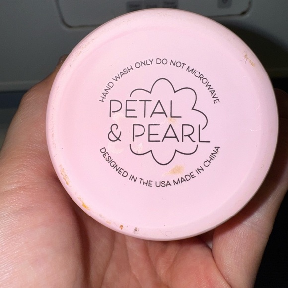 Petal & Pearl Pink Bow Patterned Mug NEW - Picture 2 of 4